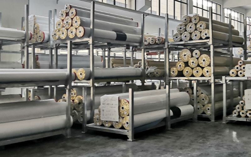 Warehouse goods stacking
